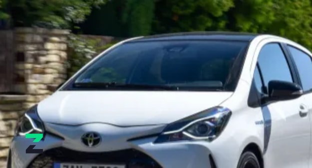 petite Toyota blanche